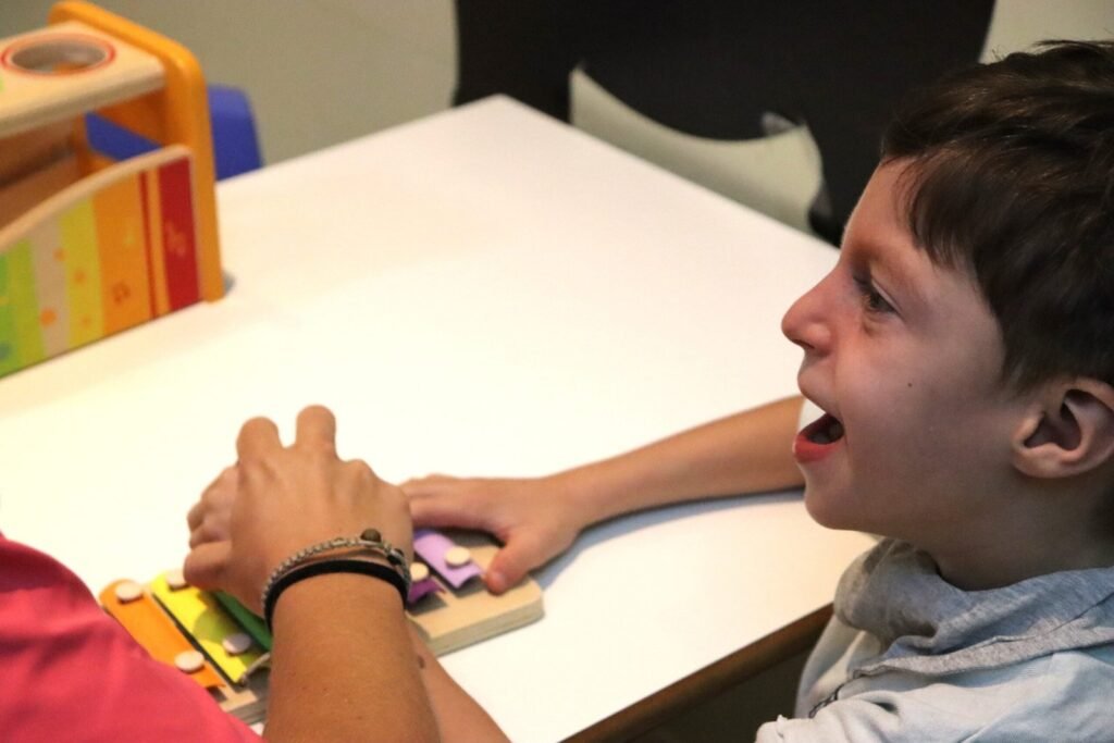 CURSO DE MONITOR/A DE APOYO A N.E.E. (NECESIDADES EDUCATIVAS ESPECIALES)